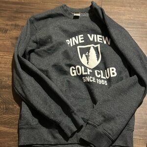 Golf course crew neck